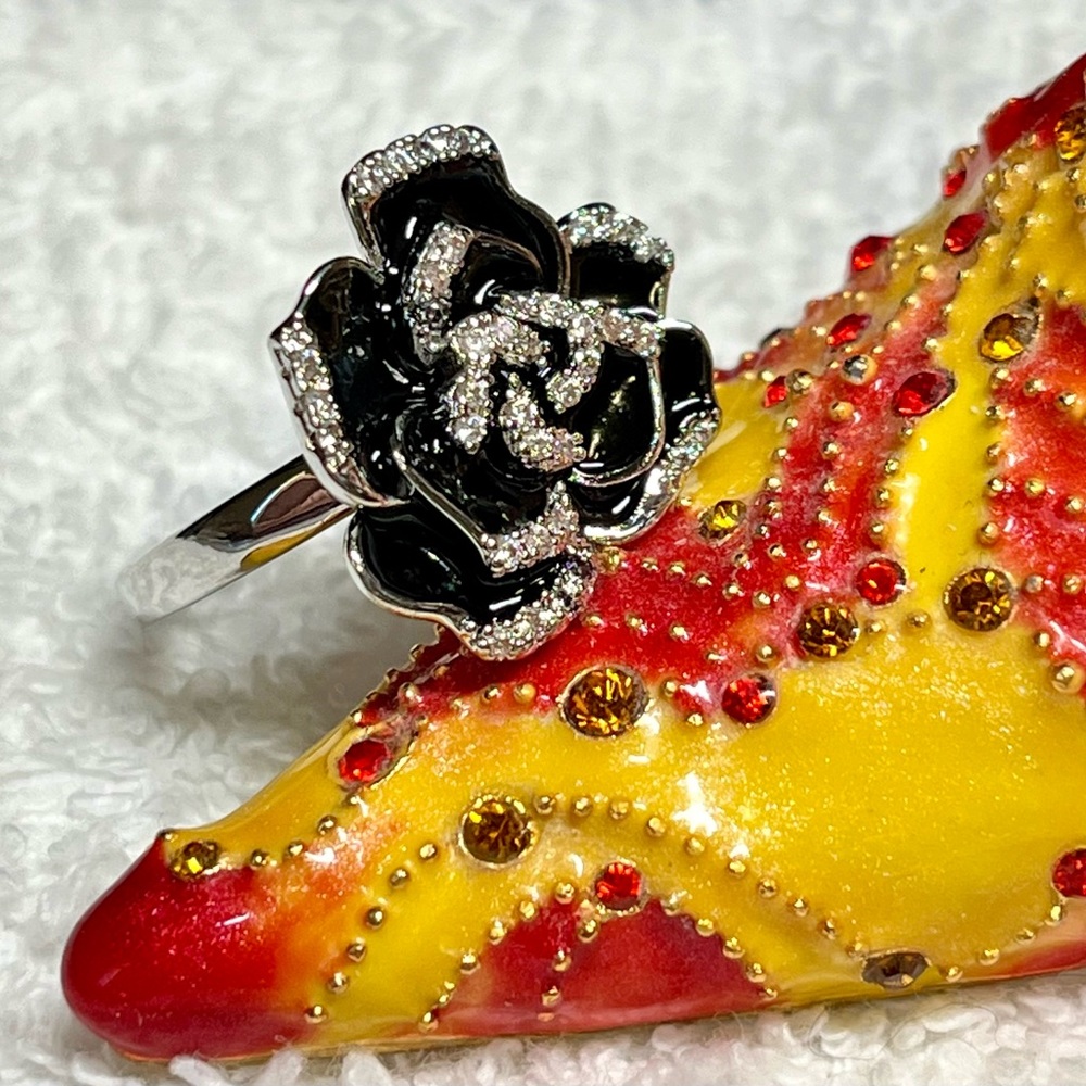 Fashion Jewelry Black and Silver Rose Ring - Picture 9 of 10